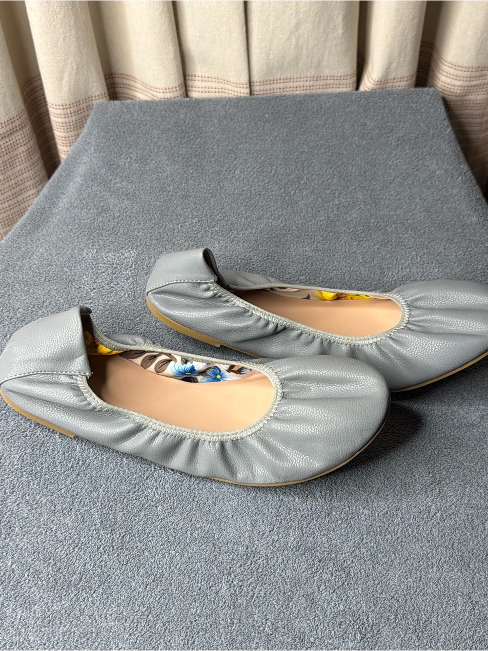 Women's Gray Ballet Flats